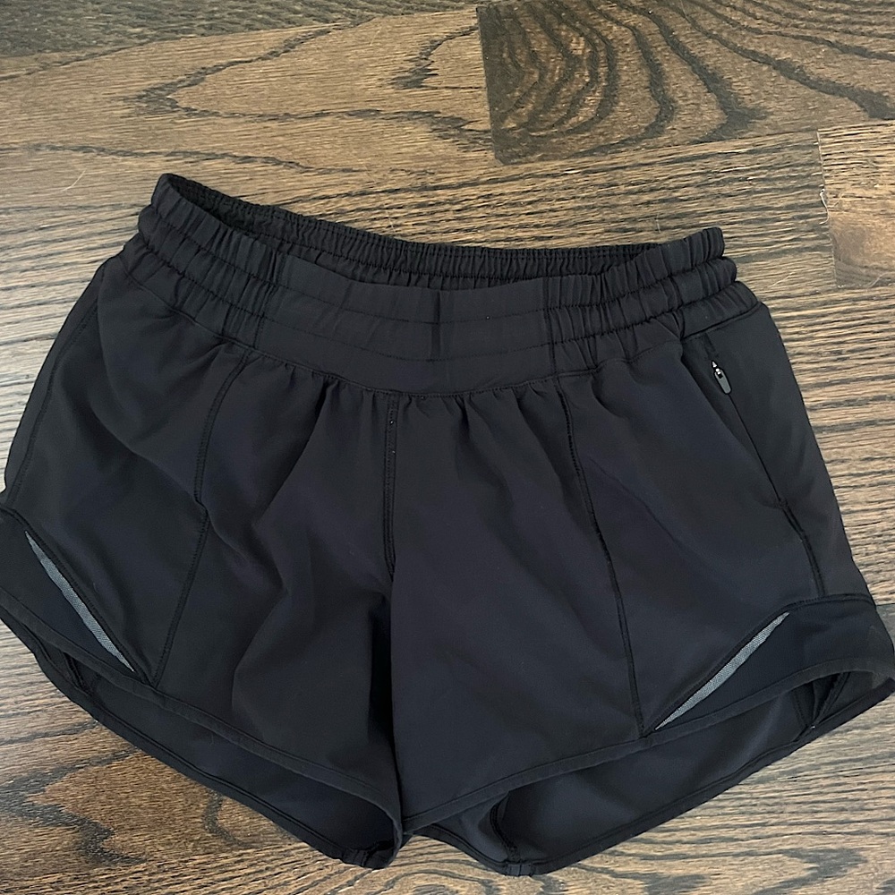 Lululemon hotty hot shorts size 2 Tall